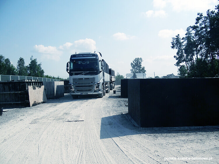 Transport szamb betonowych  w Czaplinku